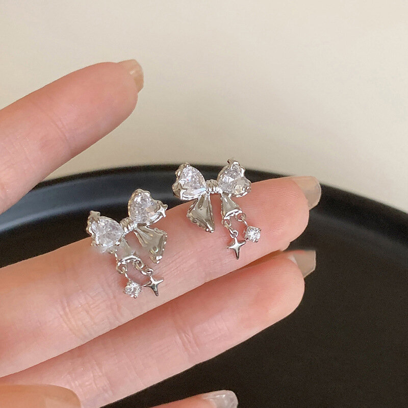 Anting-anting kancing zirkon simpul pita indah Korea untuk wanita anting-anting berlian imitasi hadiah perhiasan ulang tahun pesta anak perempuan