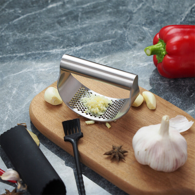 Multi-function Manual Garlic Press Curved Garlic Grinding Slicer Chopper Stainless Steel Garlic Presses Cooking Gadgets Tool