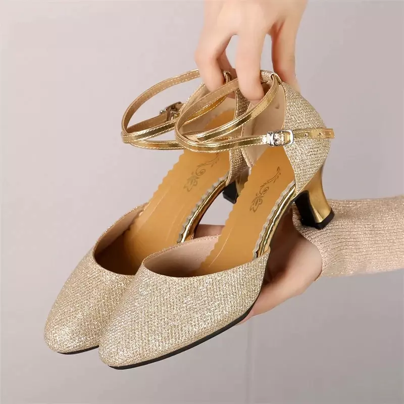 Scarpe da ballo Standard per le donne Glitter scarpe da ballo moderne con punta chiusa Salsa Ballroom Tango scarpe latine per ragazze danzanti