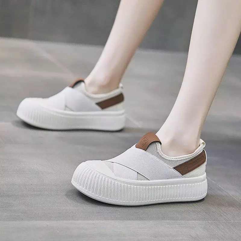 Sneakers kasual baru musim panas wanita sepatu lari dalam olahraga sepatu datar Slip-on nyaman wanita Zapatos De Mujer ukuran 35-40