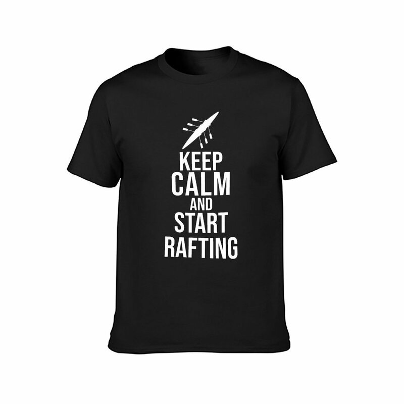 Mantenha a calma e comece a rafting. T-shirt de designer vintage masculina, camisas masculinas, camisetas gráficas, roupas, designer