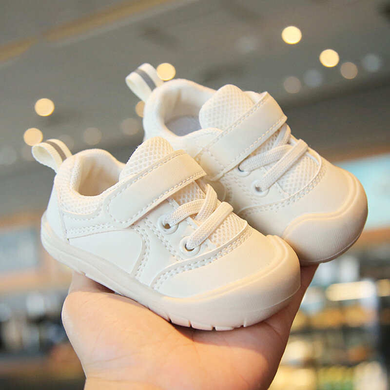 Bebê sapatos de caminhada menino e menina solas macias anti-skid sapatos casuais das crianças malha respirável sapatos de bebê acessórios do bebê