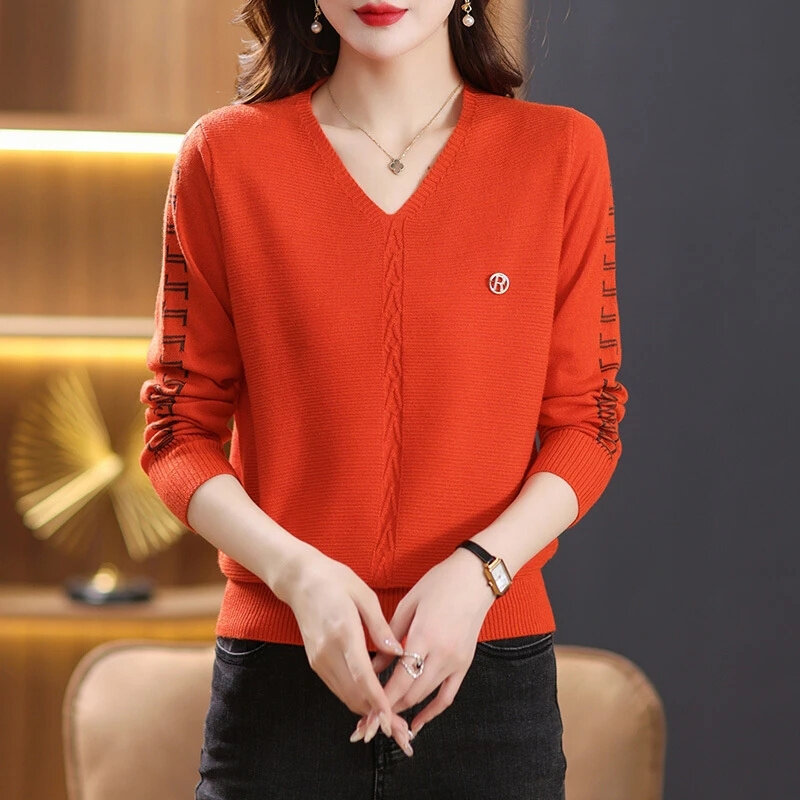 2024 New Women's Sweater Autumn Knitted Pullovers Fashion V-Neck Jumper Slim Fit Bottoming Shirt Soft Knitwear Sweaters Female