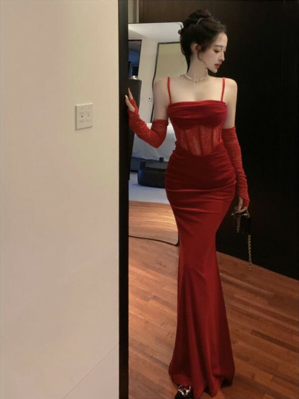 Toast Clothing Light Luxury Minority Engagement Formal Dress Christmas Wear Red Velvet Spaghetti Straps