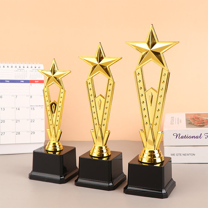 1Pcs bambini Award Trophy Toys Plastic Star trofei per bambini Competition Reward Prize party Favors Gifts