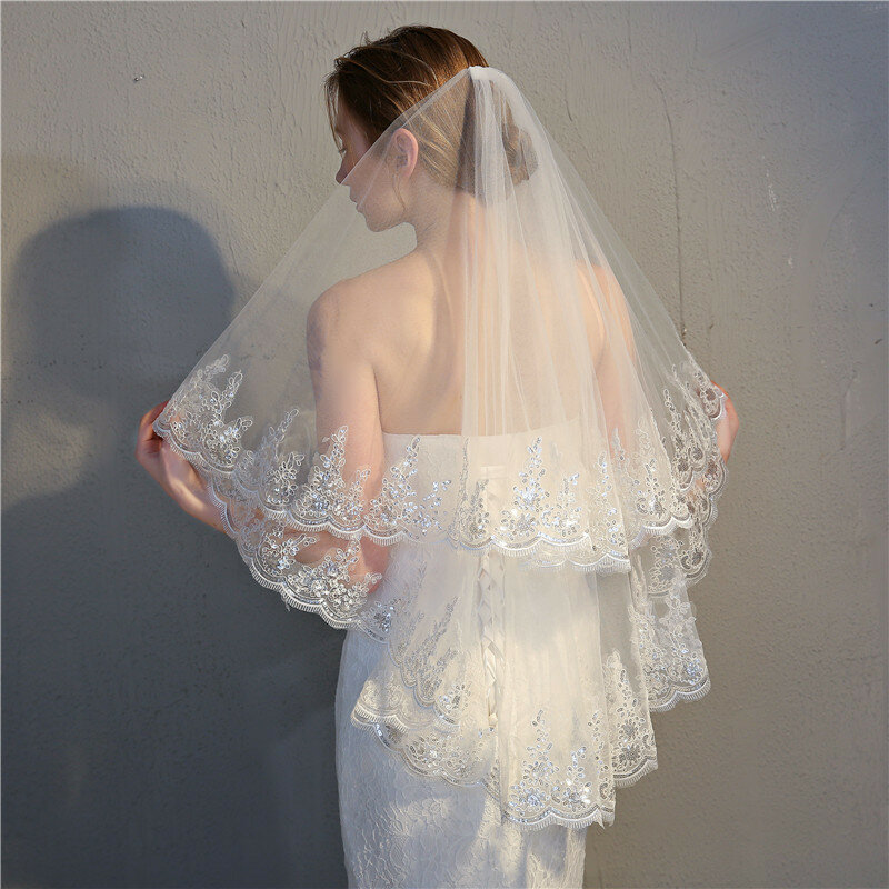 أزياء من الدانتل اكسسوارات الزفاف طرحة زفاف قصيرة طبقتين متألقة حجاب الزفاف مع مشط 2022