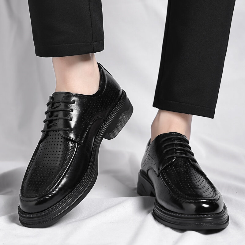 Letnie skórzane męskie buty wizytowe luksusowa marka 2024 męskie mokasyny sukienka mokasyny oddychające wsuwane czarne buty do jazdy samochodem