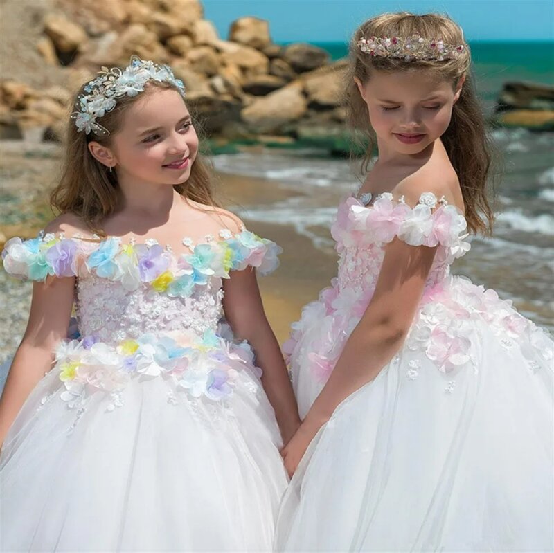 Biała tiulowa bufiasta dziewczęca sukienka w kwiaty na ślub kolorowa aplikacja płatkowa z odkrytymi ramionami dla dzieci pierwsza sukienka na przyjęcie urodzinowe eucharystyczna