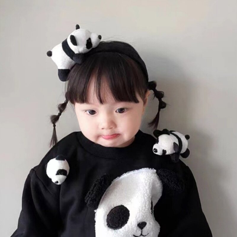 Siswa Mengambil Foto Ikat Rambut Bentuk Panda Boneka untuk Halloween H9ED