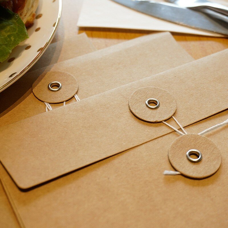 10Pcs Tie Gesp Koeienhuid Pure Kleur Blanco Papier Enveloppen Kaart Voor Bruiloft Uitnodigingen Gift Groet Envelop Brief Papier