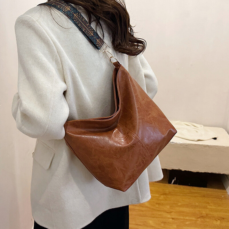 Large Capacity Crossbody Bag for Women's Autumn Winter New Retro Broadband Shoulder Bag High-end Texture Commuting Shoulder Bag