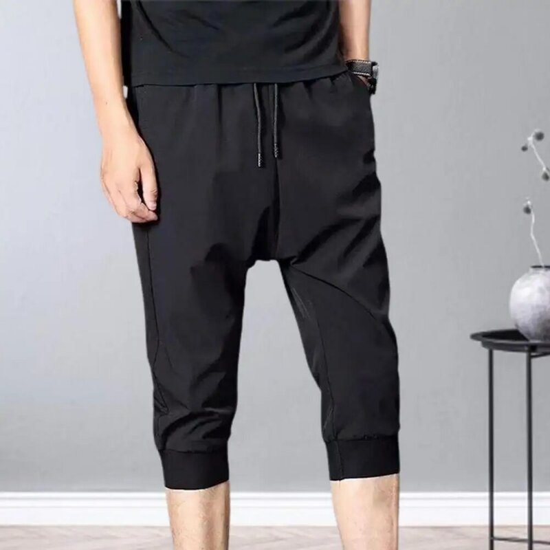 Calças cortadas elásticas masculinas, calças de bolsos tipo solto, cintura média, em bandas de tornozelo, tecido macio