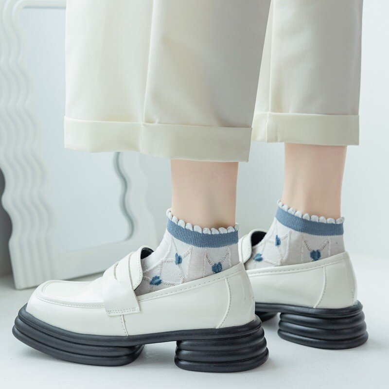 Women's Socks Vintage Sweet Flower Cotton Socks INS Fashion Versatile College Style Ankle socks woman I130