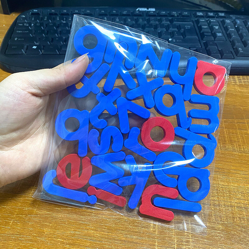 Магнитные наклейки для детей с английскими буквами красного и синего цвета
