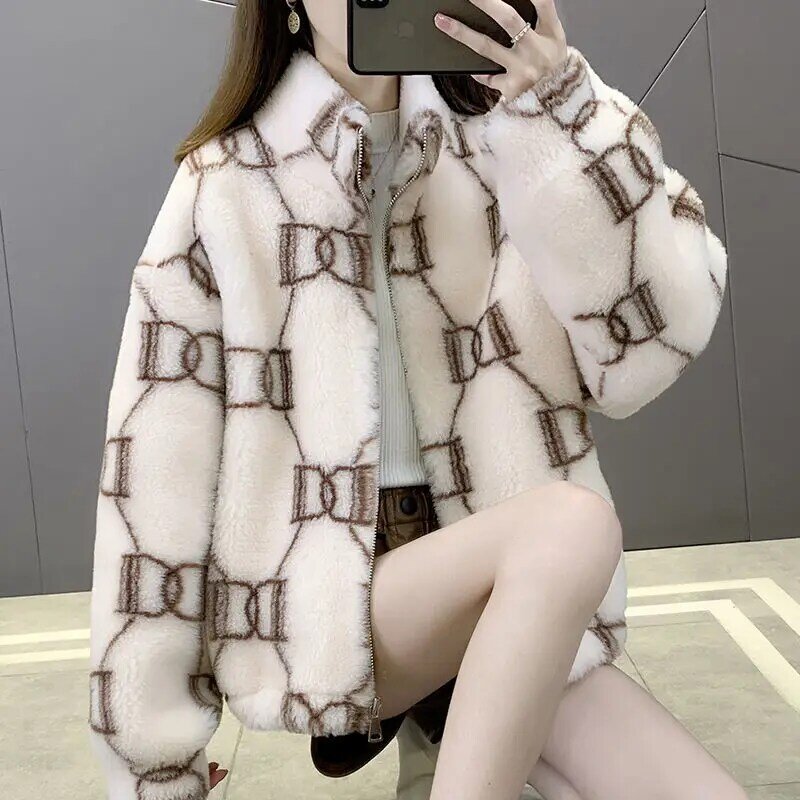 Женская куртка с овечьей стрижкой, новая верхняя одежда 2021, зимнее свободное меховое пальто с капюшоном из овечьей шерсти для женщин