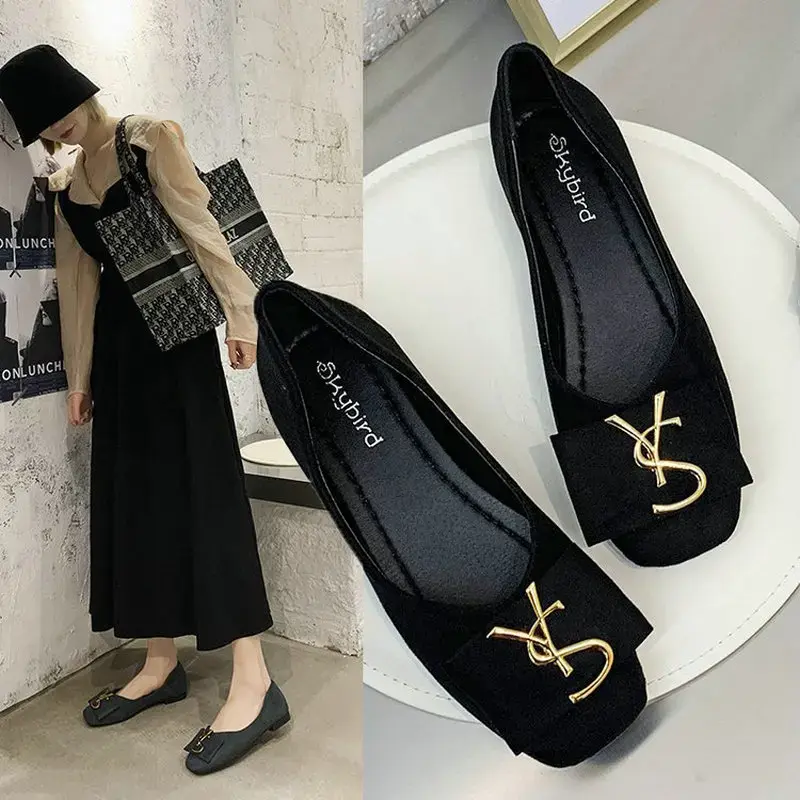 2024 nuova lettera coreana linea testa quadrata bocca scarpe basse in pelle scamosciata moda mestolo scarpe scarpe da donna all'ingrosso