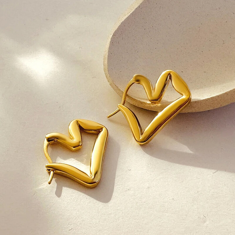 Очаровательные минималистичные маленькие круглые серьги-кольца в форме сердца, полированные позолоченные серьги из нержавеющей стали 18 карат, крошечные ушные пряжки, драгоценности