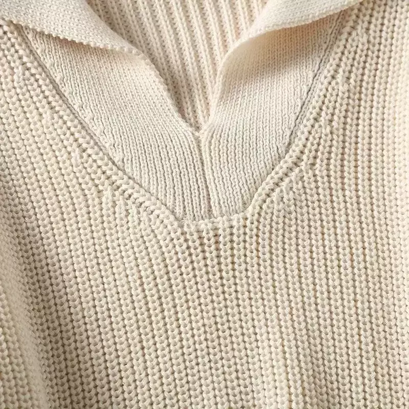 Women's 2023 Fashion New Large Lapel Design Striped Knit Sweater Retro V-neck Long-sleeved Pullover Chic Top.