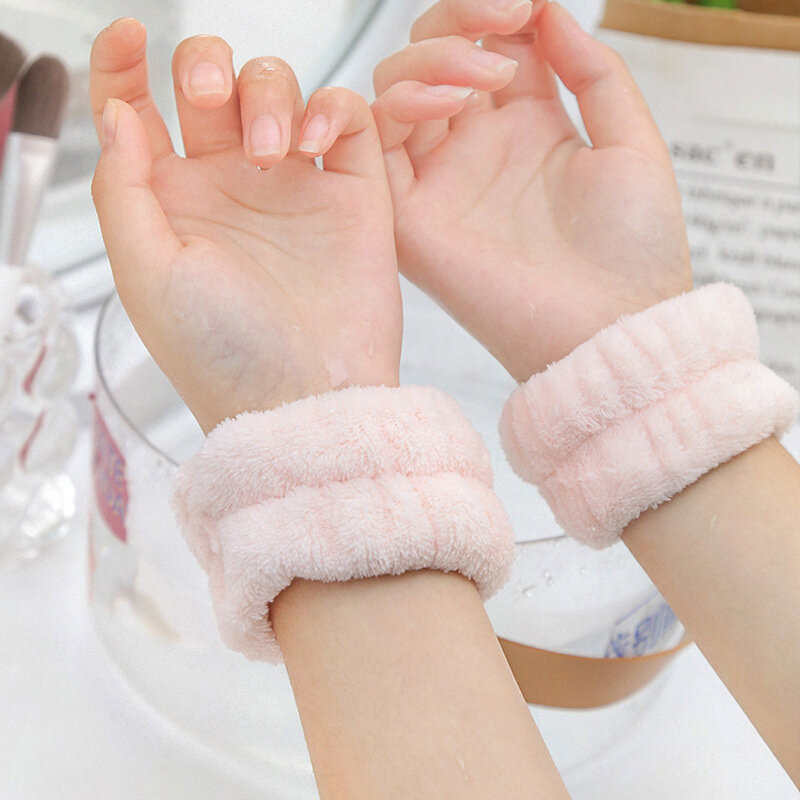 2pc lavaggio braccialetto assorbente protezione del polso accessori per il bagno artefatto per il lavaggio del viso polsini per il lavaggio delle mani manicotti Anti-bagnatura