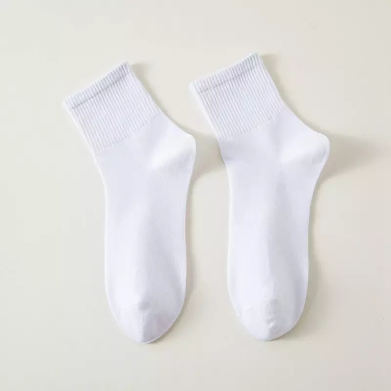 Taille gebunden, einfarbig Basic Sport schwarz Paar, mittellange Socken, trend ige und weiße Socken und vielseitige Optionen