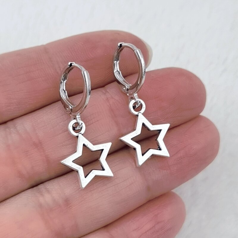 Anting-anting bintang Mini kreatif baru mode anting-anting tramella hadiah untuk wanita hadiah liburan perhiasan anting-anting bintang kecil lucu