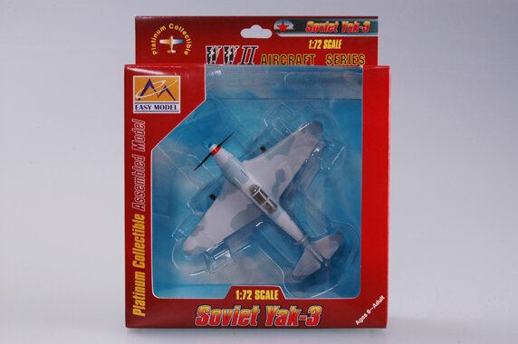 Acabado Militar estático plástico Modelo, Acabado Coleção Presente, Soviética Yak-3, 1st Guards Fighter, Divisio montado, 37229, 1, 72