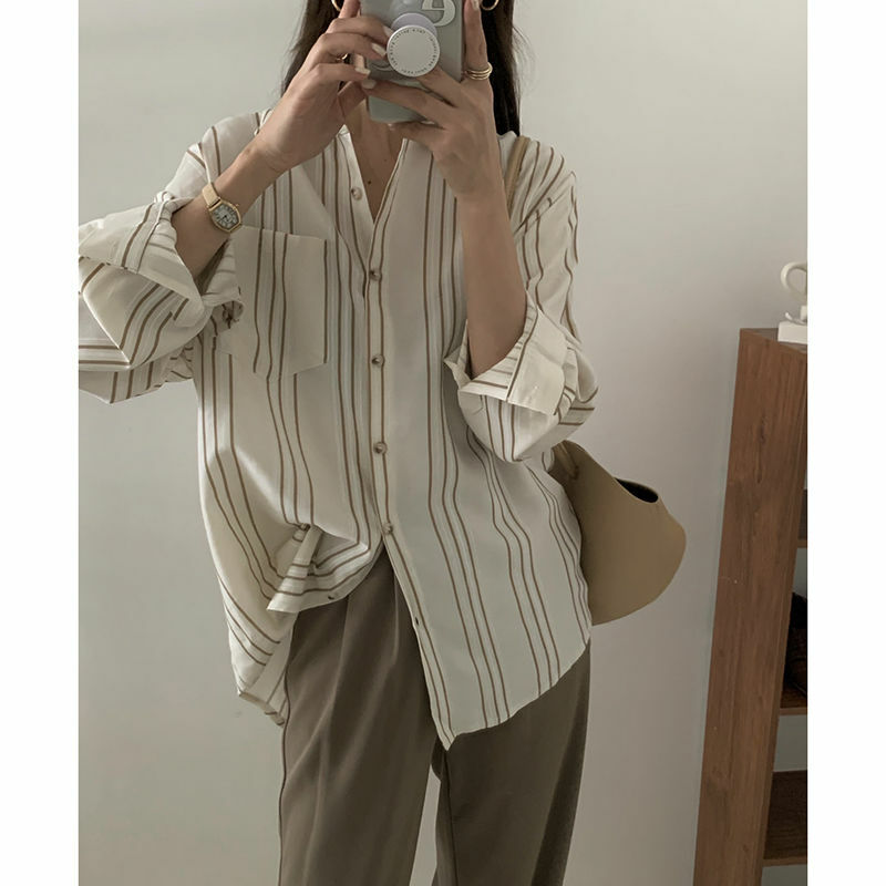 Camisa con gradiente de rayas coreanas para mujer, camisa de oficina con cuello de solapa, suave y sedosa, ligera y ondulada, Primavera, nueva