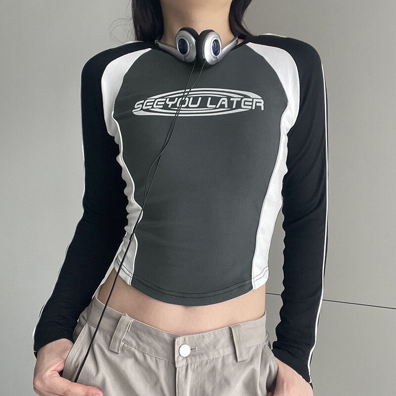 Camiseta de manga comprida com letras estampadas para mulheres, rua slim fit, top de malha umbilical aberto, 2023