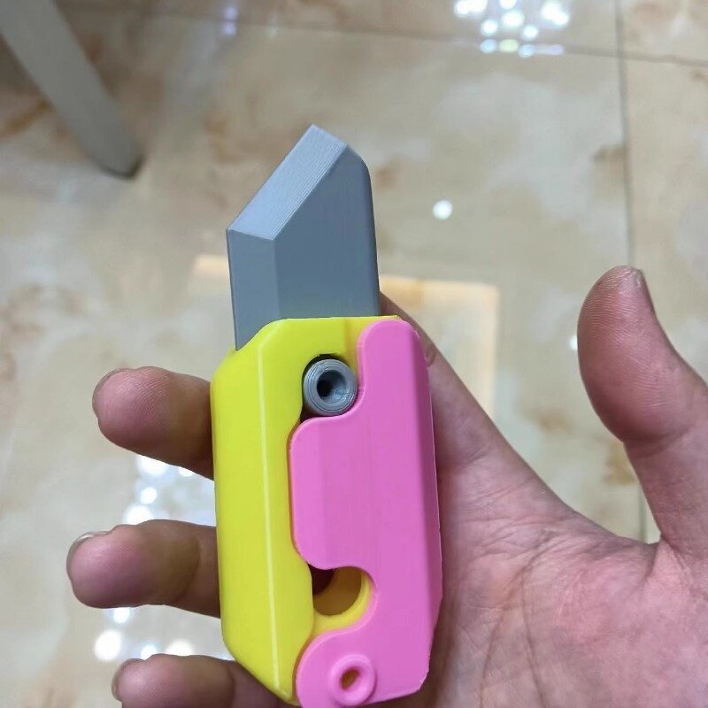 ثلاثية الأبعاد الطباعة الجاذبية سكين شبل القفز سكين الفجل الصغيرة نموذج صغير قلادة دفع بطاقة الضغط لعبة سكين فراشة صغيرة