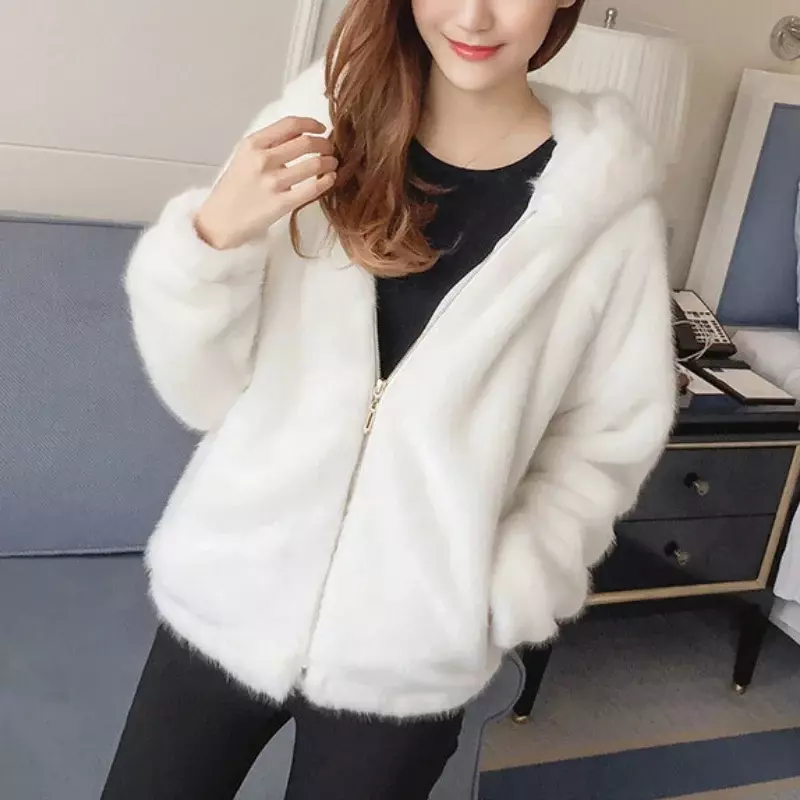Abrigo de piel sintética de conejo para mujer, chaqueta blanca y negra de gran tamaño con capucha, cálida y suave, a la moda, invierno, 2023