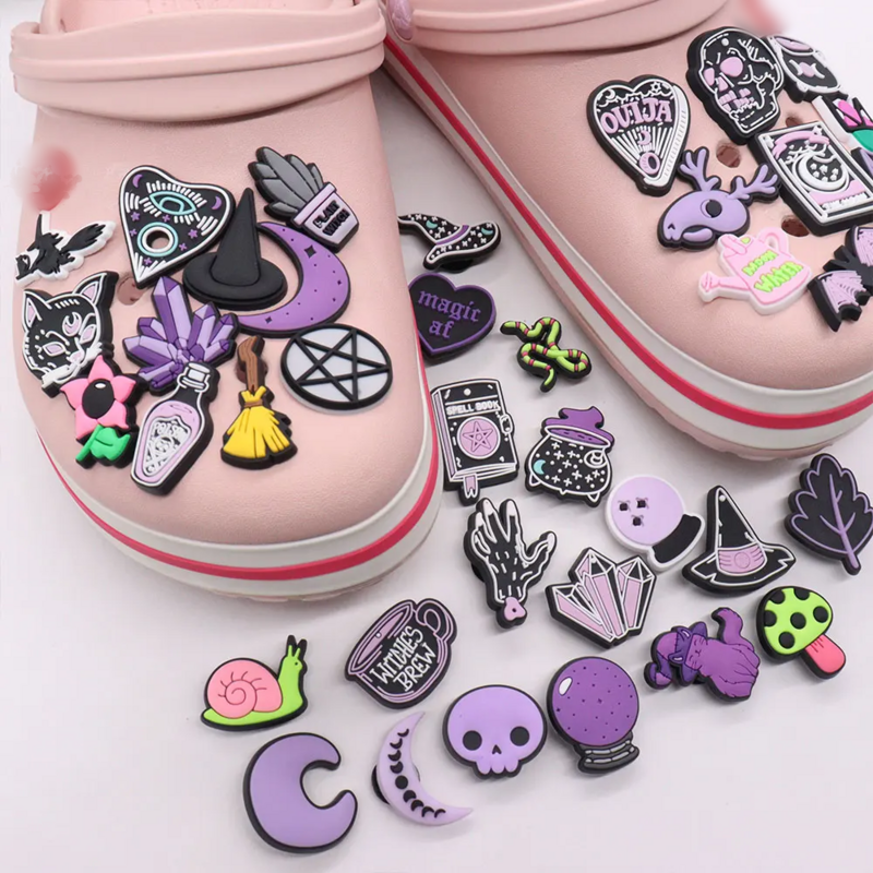 Jual eceran 1 Buah PVC sepatu pesona sihir ungu bulan kristal kucing tengkorak penyihir sepatu Aksesori gesper untuk anak-anak pesta hadiah