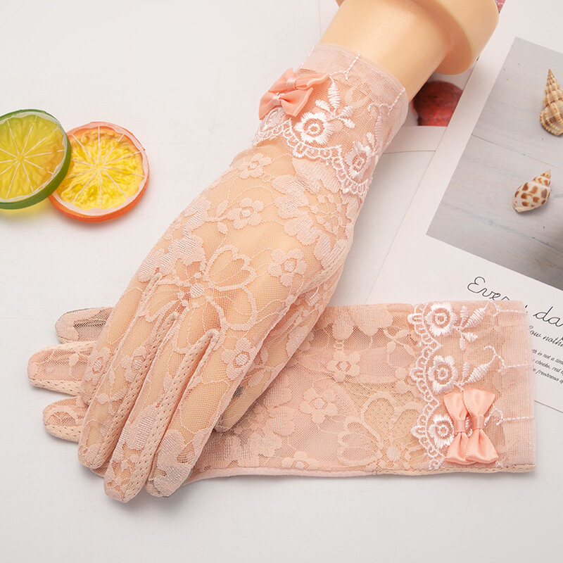 Lady Anti-Slip Breathable Sunscreen Gloves Women Summer Ice Silk Lace Anti-UV Elegant Thin Electric Car Driving Mittens T285