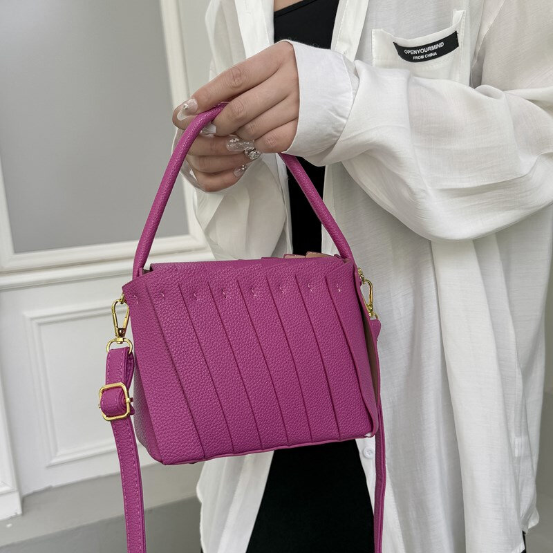 2024 New Designer Woven Bag Fashion Pleated Handbag Soft Leather Splicing Bucket Shoulder Crossbody Bag Basket Hand Bag Green