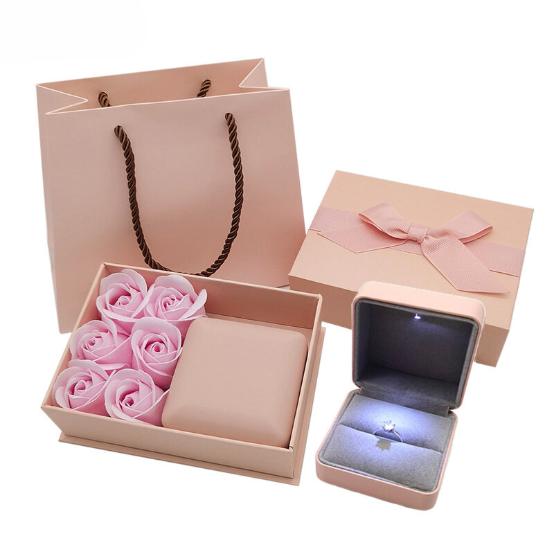 Caja de joyería con luz LED para regalo de boda, organizador de cuero PU para anillos, pendientes, pulsera, colgante, jabón, rosa, nuevo