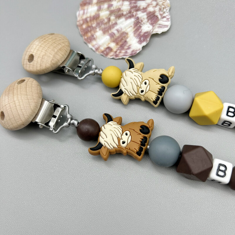 Personalized English Letter Name Silicone Cow Pacifier Clips Chains Teether Pendant for Baby Pacifier Holder Kawaii Teether Toys