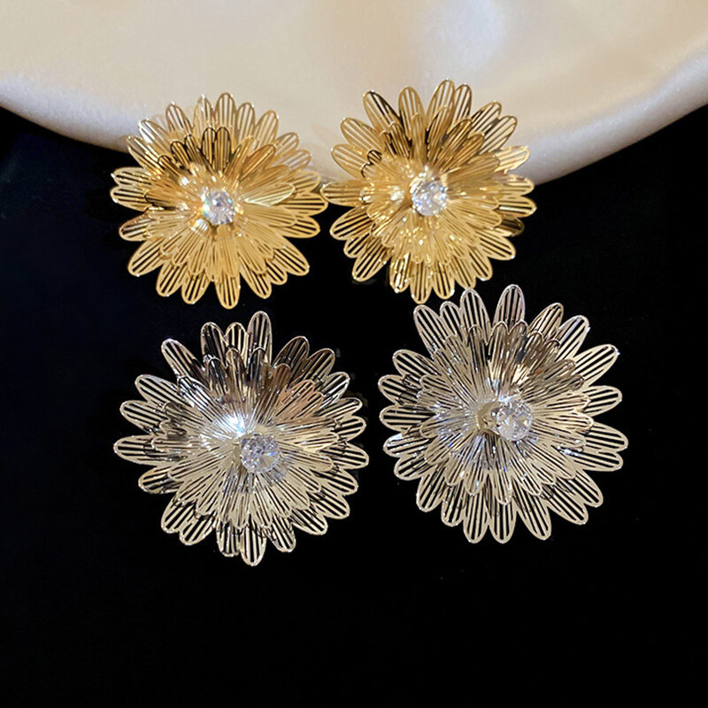 Anting-anting bunga berongga berlapis emas 14K, baru trendi perhiasan temperamen wanita jarum perak Stud AAA zirkon