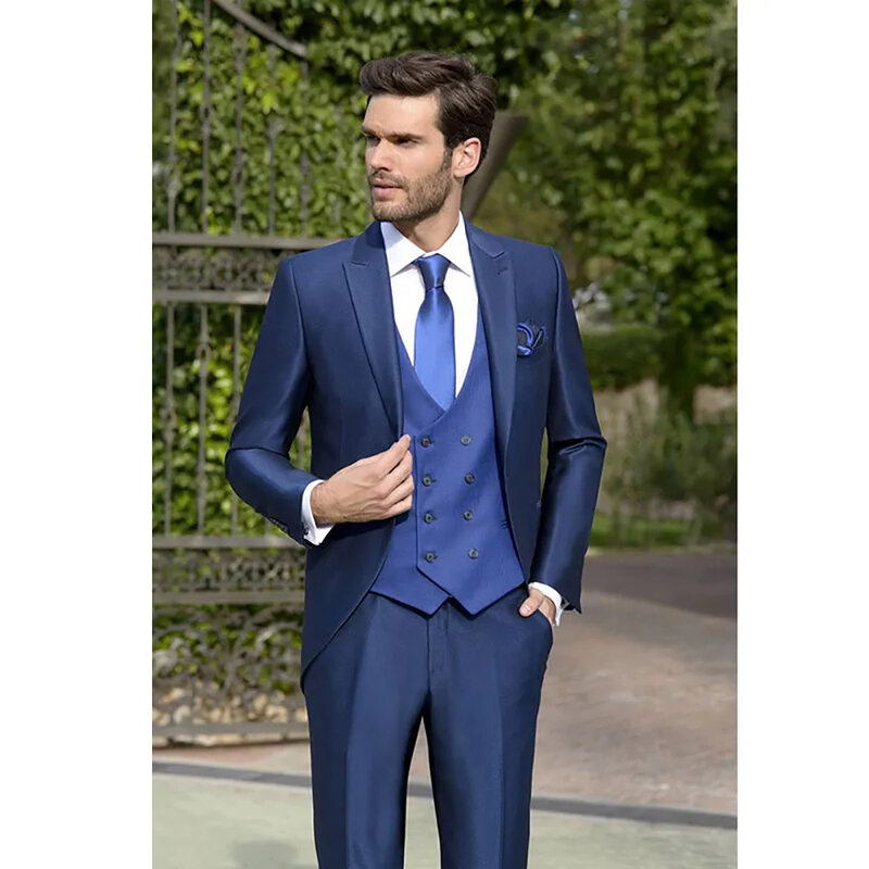 Trajes de moda para hombre, chaqueta azul, pantalones, chaleco de una sola botonadura, solapa con visera, trajes de boda, ropa masculina, ropa de boda, 3 piezas