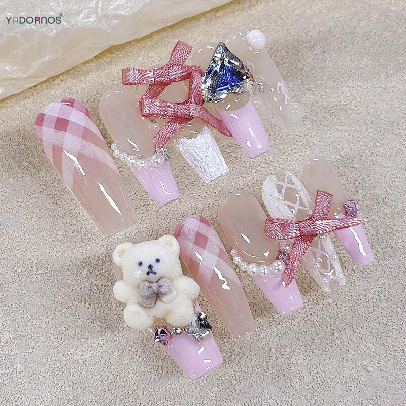 Różowa ręcznie robiona prasa na paznokciach francuski styl sztuczne paznokcie kreskówka niedźwiedź jedwabny kokardka perły gwiazda z kryształu górskiego projekt sztuczne paznokcie do noszenia