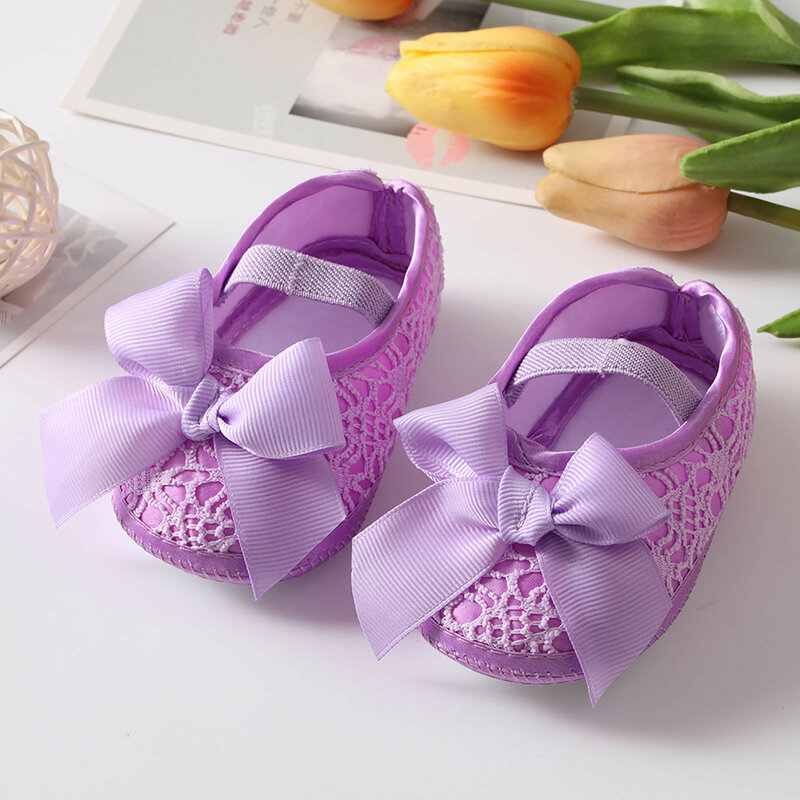 Sapatos de bowknot antiderrapantes macios para bebês, sapatos de princesa leves, primeiro caminhante bonito da criança, cinto elástico, 0-15 meses