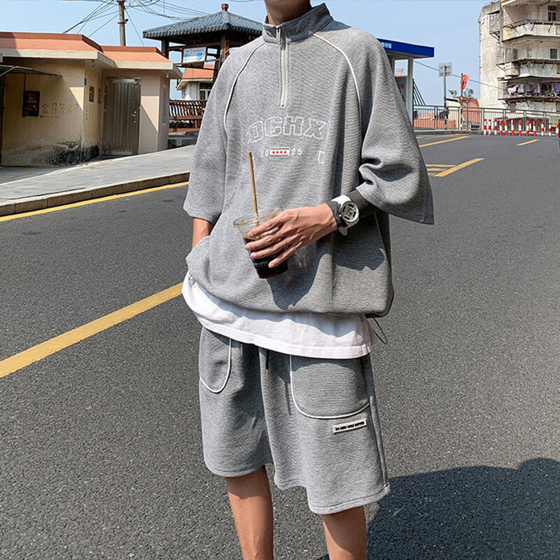 Chándal holgado de estilo Hip Hop para hombre, Conjunto de camiseta y pantalones cortos de moda coreana, ropa de calle Y2K, verano, 2024