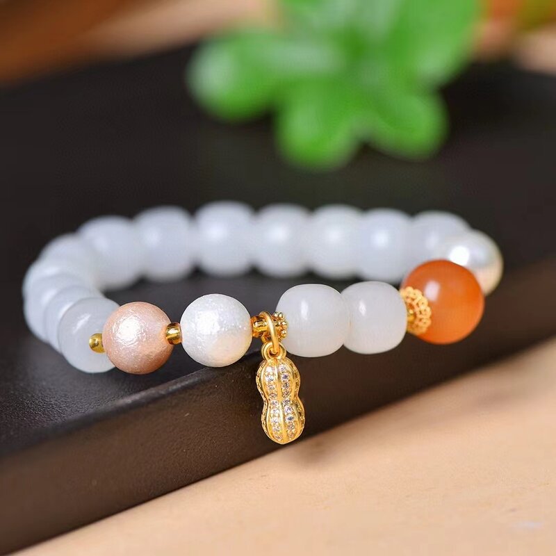 Catena a mano in giada di seta dorata perline di mela bianca braccialetto elastico in pietra naturale braccialetti con pietre preziose da donna squisiti gioielli con ciondoli