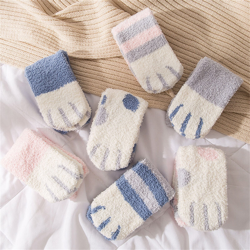 Милые женские носки, милые носки в полоску с кошачьими лапами, осенне-зимние утепленные Мягкие плюшевые теплые носки для сна из кораллового флиса