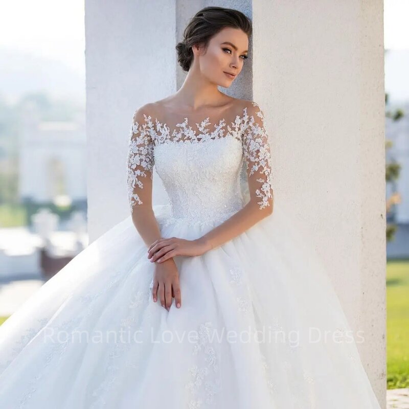 Elegant Fluffy Wedding Dresses Bridal Gown Round Neck Long Sleeves Beautiful Lace Applique Bridal Dresses Vestidos De Novia