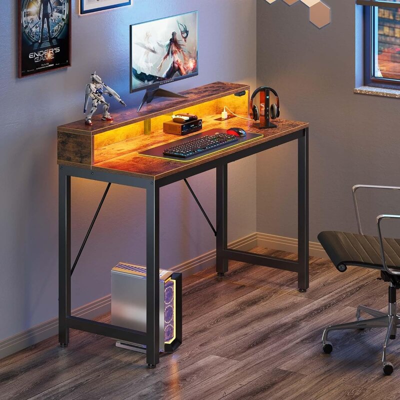 Biurko komputerowe Rolanstar 47 cali z oświetleniem LED i gniazdami zasilania, biurko do domowego biura z półką na monitor, biurko do gier