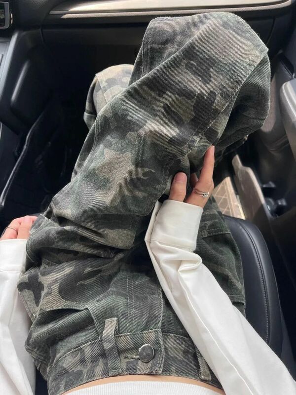 Garota picante feminina, camuflagem casual, tubo reto, verde militar, nicho de design Sense, jeans de rua, Instagram Trend