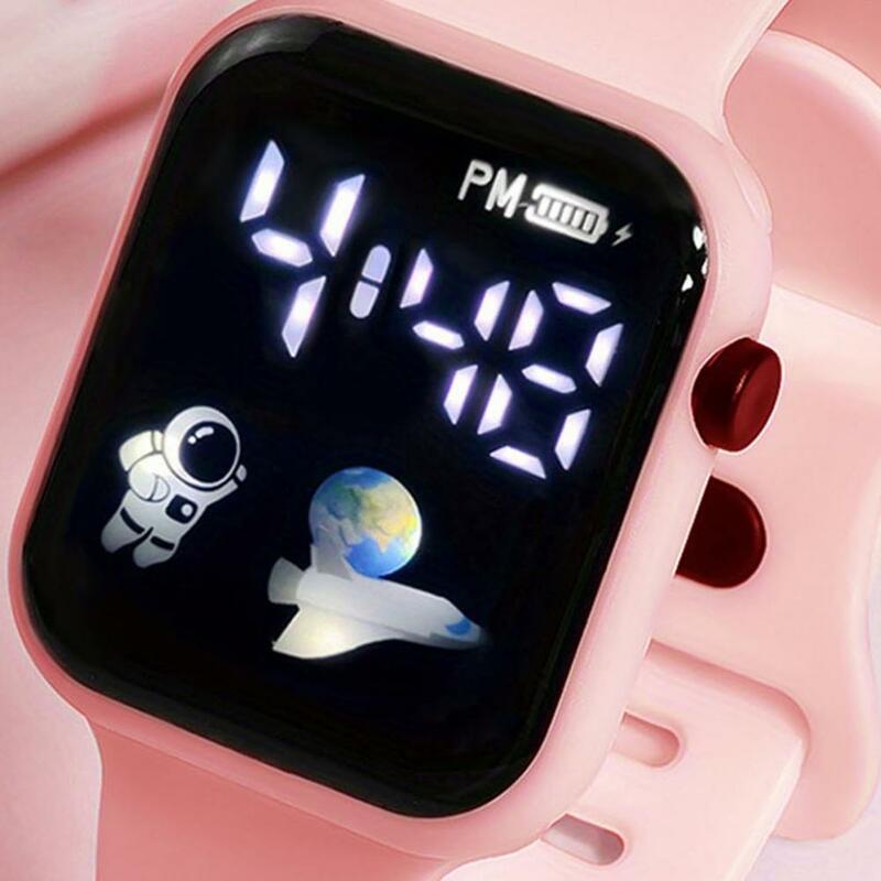 Jam tangan Digital LED, jam tangan Digital akurat kepribadian olahraga pelajar, tali desain olahraga tahan guncangan kotak modis