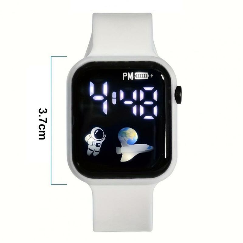 Jam tangan elektronik Led, arloji Digital bergaya Led dengan desain persegi tahan guncangan untuk siswa penggemar olahraga modis