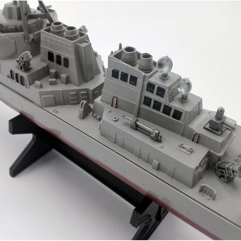 نموذج سفينة الصواريخ العسكرية البلاستيكية اللعب ثابت الانتهاء من السفينة الحربية المدمرة البندول مع قوس حربية