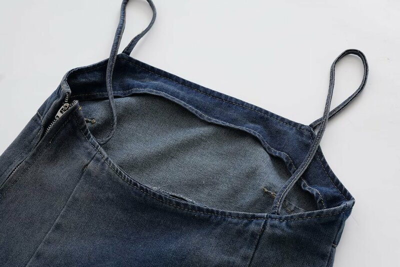 Женское облегающее джинсовое платье миди без рукавов с кружевными вставками и открытой спиной