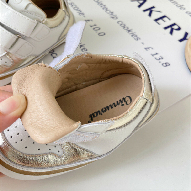 2023 nuove scarpe da bambino autunnali in pelle per bambina scarpe a piedi nudi suola morbida ragazzi Outdoor Tennis Fashion Little Kids Sneakers